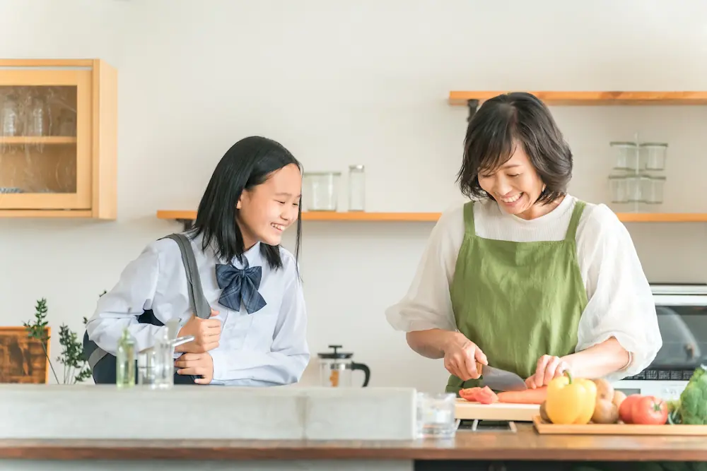 家族で使うキッチン設備。毎日の暮らしに寄り添う10年の延長保証対象