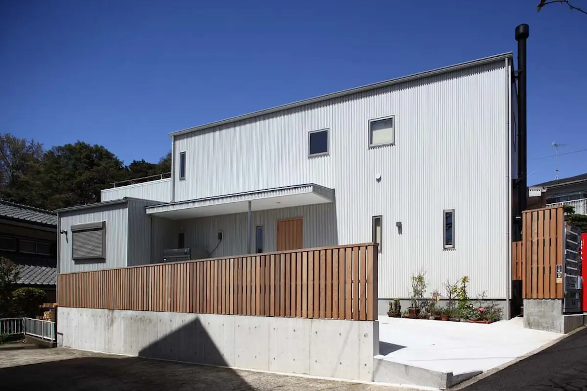 かっこよさが代名詞の店舗付き住宅